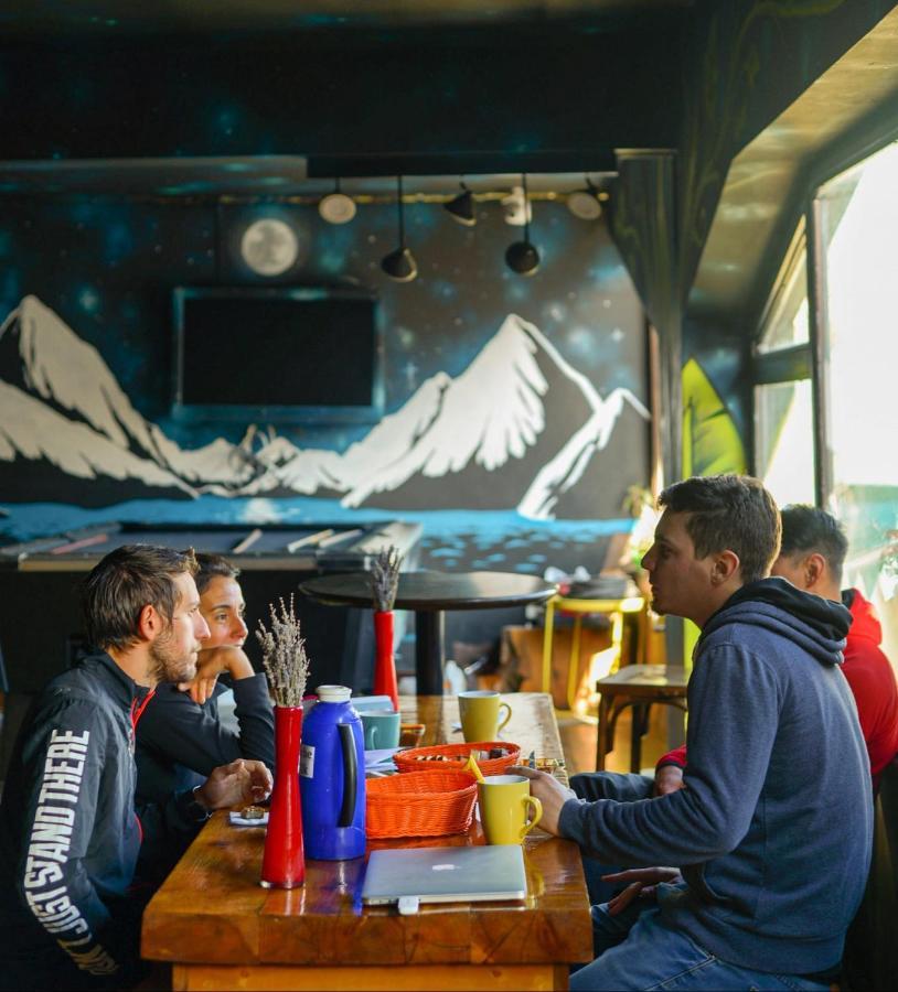 Moving Hostel Travel Bar ซานคาร์ลอส เด บาริโลเช ภายนอก รูปภาพ