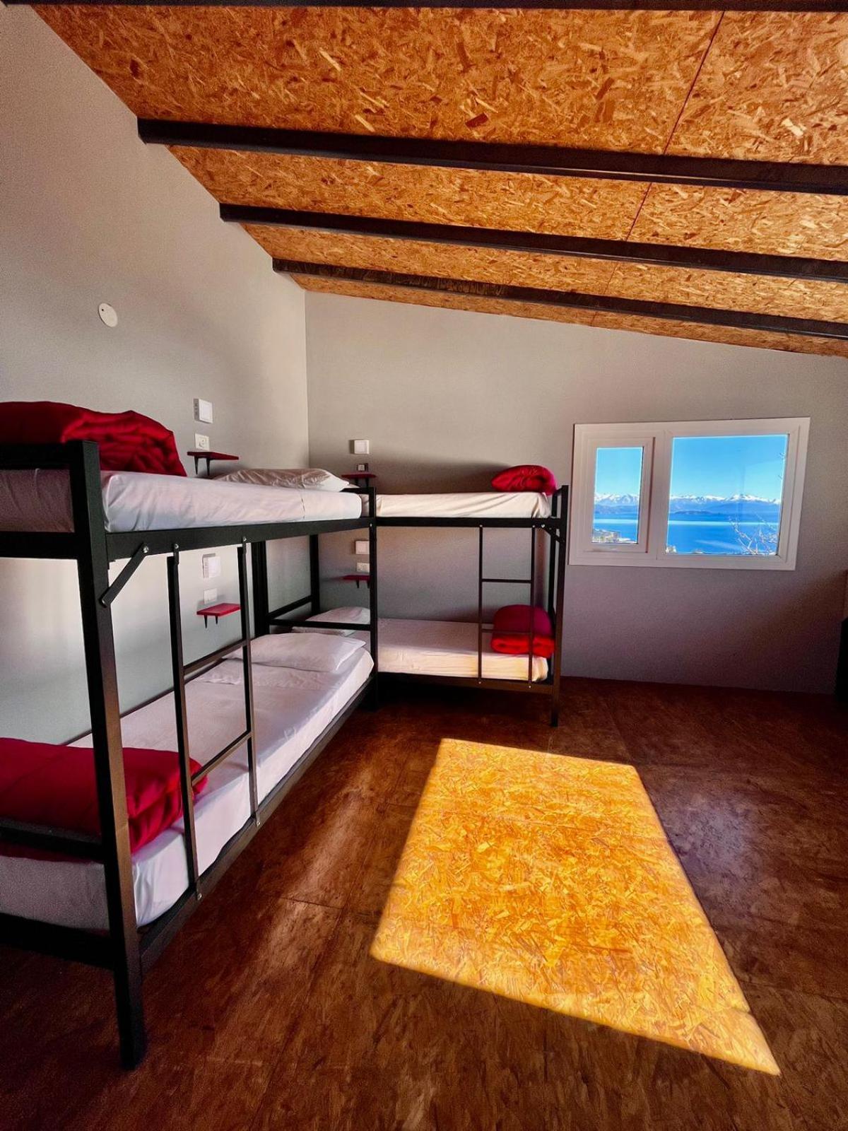 Moving Hostel Travel Bar ซานคาร์ลอส เด บาริโลเช ภายนอก รูปภาพ